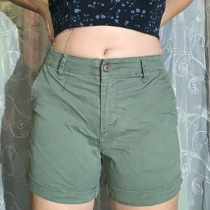 Gap Army green shorts